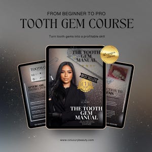 Könnte beinhalten: Werbung für einen Zahnstein-Kurs. Das Bild zeigt drei Tablets, die den Kursinhalt anzeigen, darunter ein Handbuch und Pflegehinweise. Das Haupttablet zeigt eine Frau und den Text "The Tooth Gem Manual". Ein goldenes Siegel lautet "Best Seller".