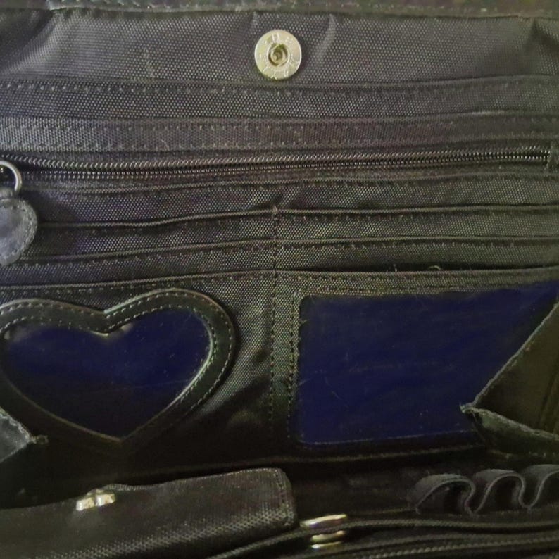 Bolso bandolera organizador vintage Brighton de piel de cocodrilo en negro y marrón imagen 4