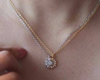 Mother Daughter Sun and Moon Necklace Set, Matching Necklace Gift for Mom and Daughter, Birthday Gift for Mom, Meaningful Family Jewelry