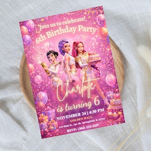 Pode incluir: Convite rosa para uma festa de aniversário. O texto "Join us to celebrate! 6th Birthday Party" é visível. O convite apresenta três personagens animados e o nome "Charlotte". Balões e presentes também são mostrados.
