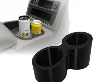 Uchwyt na kubek GMT800 | Wkładka zapobiegająca rozlewaniu do Silverado, Sierra, Tahoe z lat 2003-2006 | Bezpieczne mocowanie puszek Slim Energy i Gazowanych | Bez grzechotania