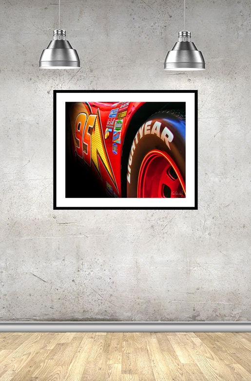 Canvas print Cars - Lightning Mcqueen Sideshot