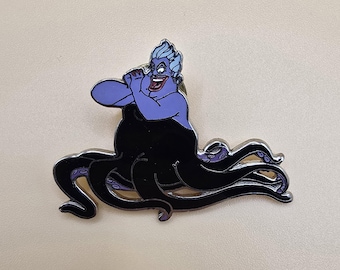 Pin oficial vintage de Disney que muestra a Úrsula, la bruja marina mitad pulpo de La Sirenita.