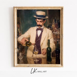 Peut inclure: Peinture vintage encadrée représentant un barman versant du vin dans un verre. Le barman porte un costume blanc, un nœud papillon et un chapeau. Des bouteilles de vin sont visibles sur le bar. La peinture a une palette de couleurs chaudes et est étiquetée "LK WALL ART".