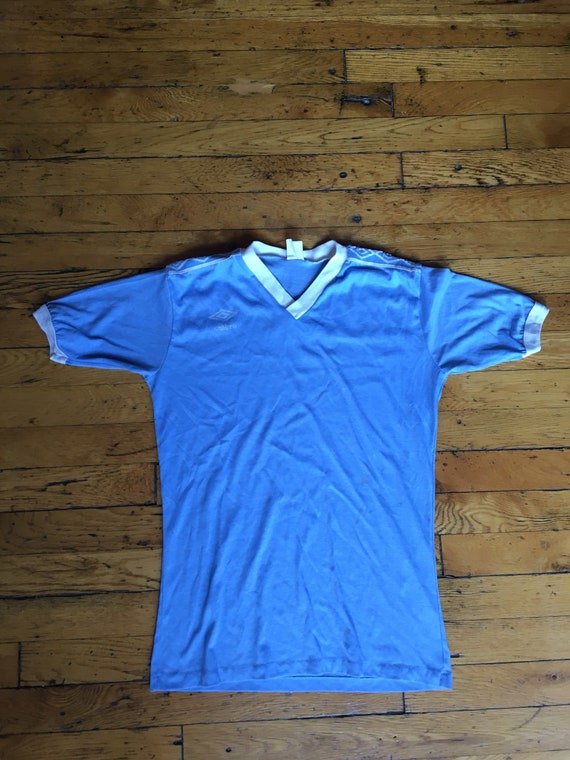 1980's Umbro soccer jersey large