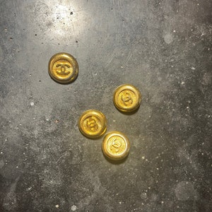 One Vintage classic gold CHANEL button Circa 1990&#39;s