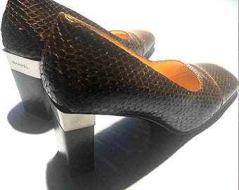 Beautiful vintage CHANEL snake shoes size 39 1/2 or 9.5B