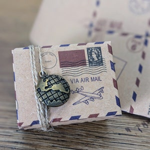 25 Reise-Thema Party Favor Boxes mit Weltkugel Anhänger + Jutekordel - Kraft Geschenkbox - Kraft Boxen - Rustikale Hochzeitsdeko