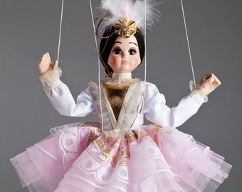 Ballerina Rosie - simpatica marionetta a filo delle marionette ceche