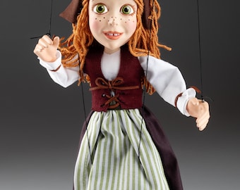 La fantastica Dorotka – marionetta tradizionale a fili di CzechMarionettes (realizzata nella Repubblica Ceca)