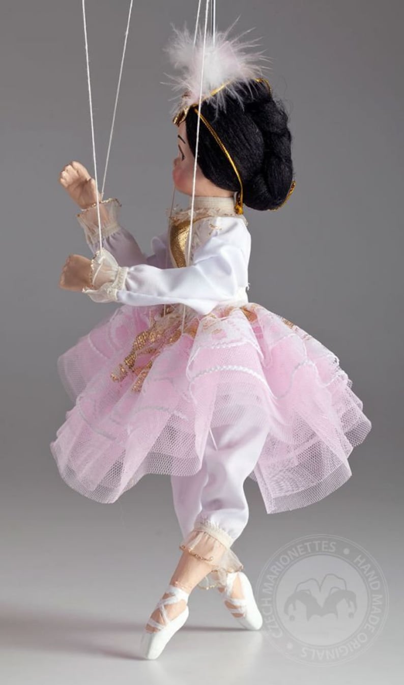 string puppet doll