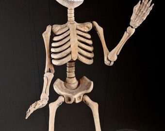 手彫りの骸骨マリオネット：リンデンウッド人形、チェコ製 - Etsy 日本