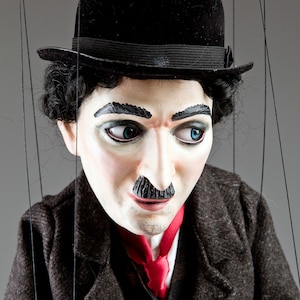 Grande burattino ceco della marionetta di Charlie Chaplin immagine 3