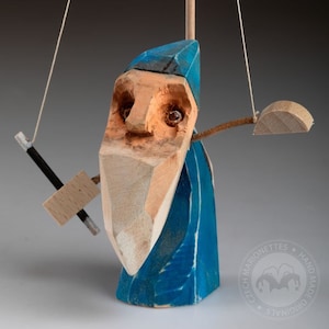 Zauberer - aus Holz handgeschnitzte stehende Marionette