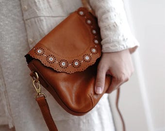 Bolsa transversal de couro estilo vintage: tamanho pequeno, estampa floral, bolsa feminina feita à mão