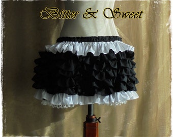 Ruffled Bloomers: Harley Quinn Cosplay, Burlesque, Steampunk