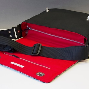 Sac messager en coton ciré avec rabat en tweed Harris pour tablette, appareil photo, liseuse, ordinateur portable, etc.