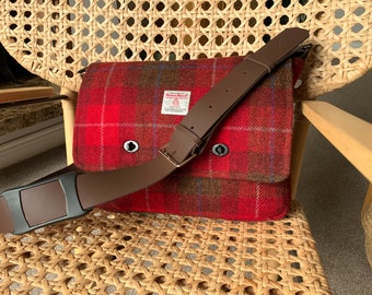 iPad Pro 12.9&quot; Messenger Bag in Harris Tweed