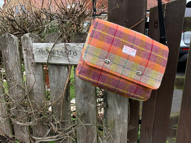 iPad Pro 10.5, 12.9 or 11 Messenger Bag in Harris Tweed image 4