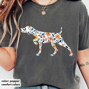 Comfort Colors® Tysk korthårig pekare-tröja, personlig Cottagecore Wildflower GSP Mama-tröja, hundmamma-present, blommig tysk pekare-tröja