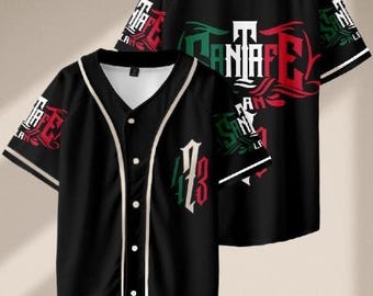 Santa Fe Klan 473 Music Tour Baseball Jersey Camisas Negras Manga Corta Streetwear Mujeres Hombres Hip Hop Ropa