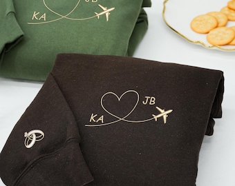 Besticktes Flugzeug-Herz-Sweatshirt mit benutzerdefinierten Initialen