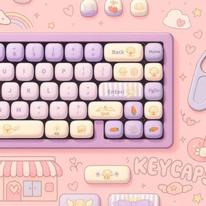 Può includere: Una tastiera lilla pastello con tasti color crema. I tasti presentano illustrazioni di cartoni animati di animali, carote e altri simpatici disegni. La tastiera ha un layout standard con lettere, numeri e tasti funzione.