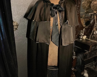 ～1910s french antique cape French antique evening velvet shoulder cape or opera capelet