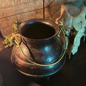 Vintage Japanese Cast Iron Cauldron with Brass Handle - Signed Nanbu Tekki Witchy Smudge Pot - Three Footed Ritual Altar Decor - Candle Pot