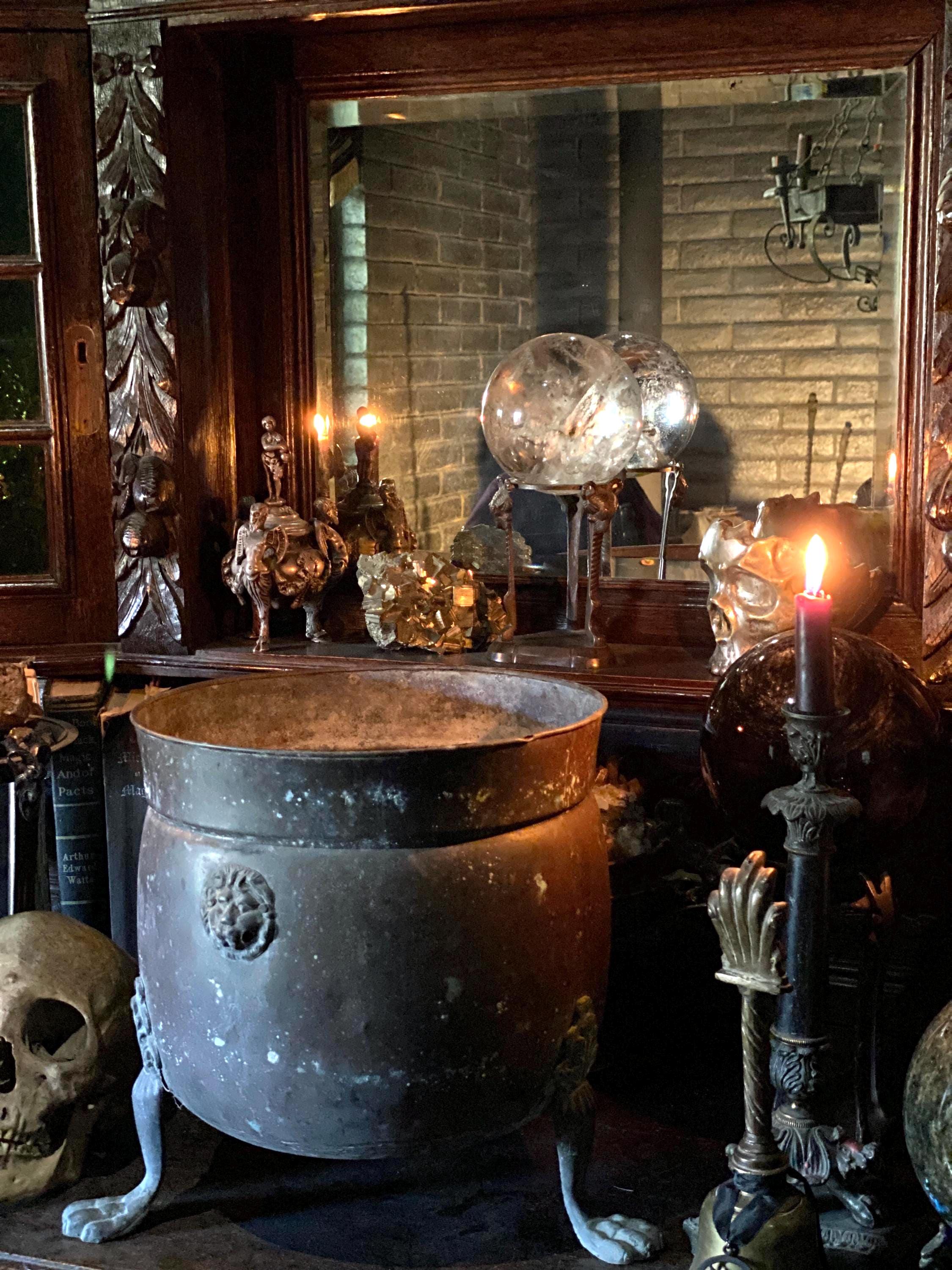 OLD WORLD CAULDRON Great Paw Feet and Lion Heads - Witch Cottage ...