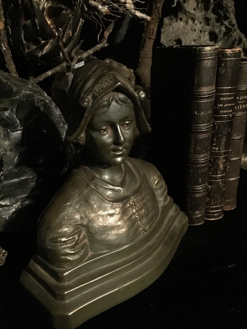Dante/'s Lover at Gothic Rose Antiques Antique Statue Bust of Beatrice