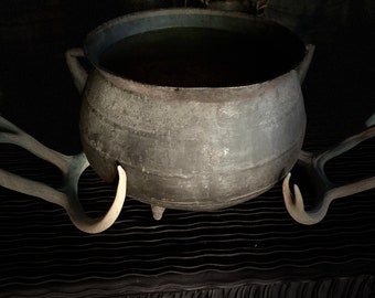 Large HAUNTING ANTIQUE CAULDRON Great Old 19th century Witchcraft Pot 11" x 14" - Witchy Woman Gift !!