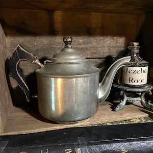 Charming Antique Teapot Old Wooden Handle and Knob Manning Bowman Quality  Meriden, Conn.