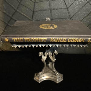 THE PROPHET Vintage Spirituality Book by Kahlil Gibran c. 1971 at Gothic Rose Antiques