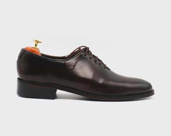 Zapatos de hombre de corte entero de cuero marrón con cordones