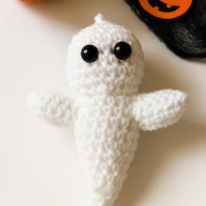 Halloween Hanging Ghost Pattern Pdf, Ghost Decoration Crochet Pattern, Easy Crochet Ghost Pattern, Amigurumi Decor, Crochet Plushie Pattern