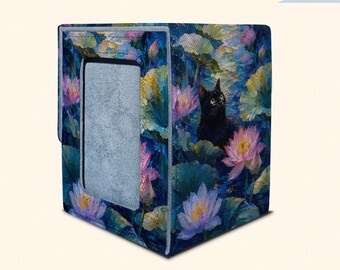 Scatola porta carte Commander MTG - Gatto Nero e Stagno di Loto, in similpelle