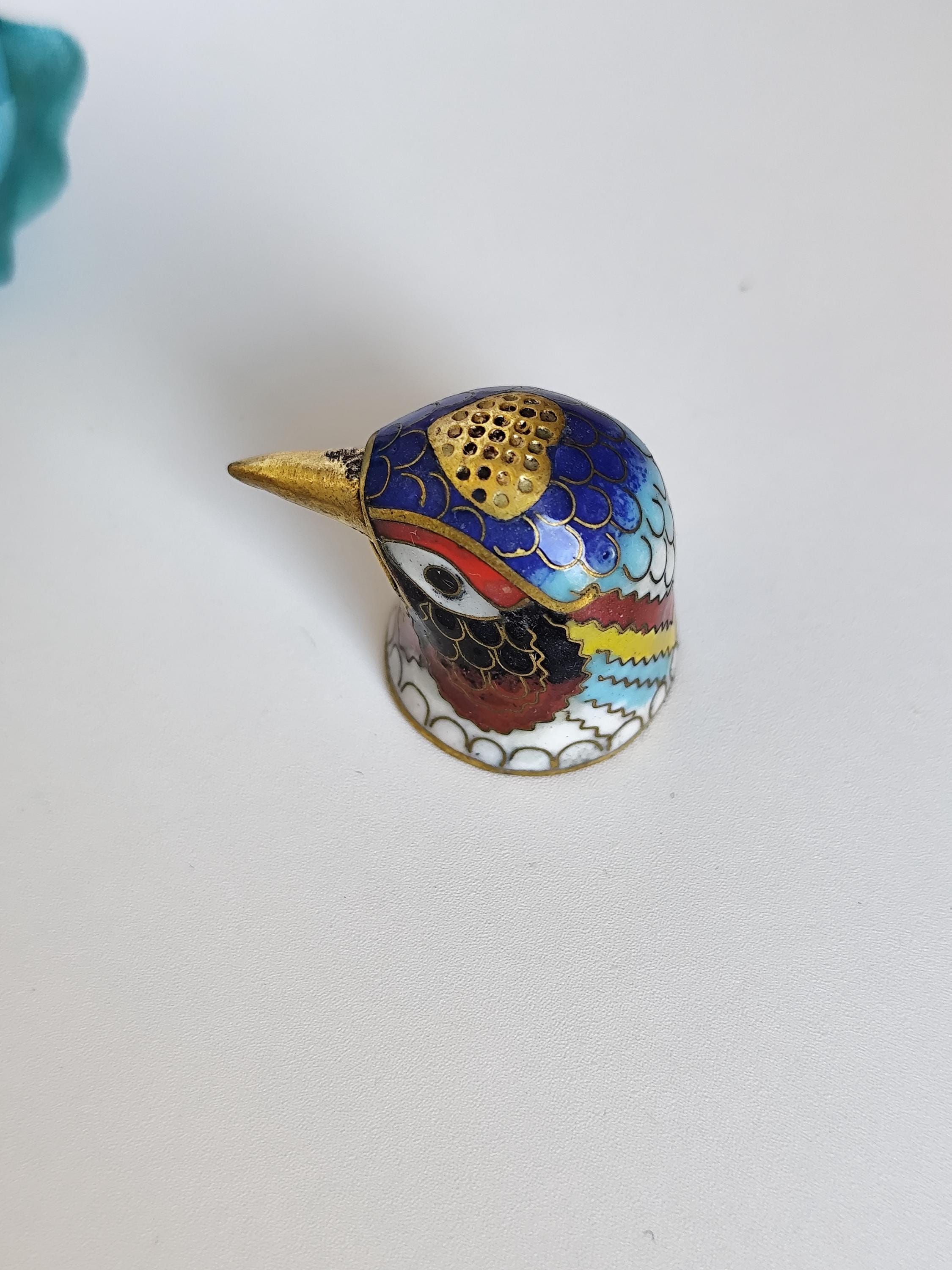 Dé à coudre commémoratif Célébrez la vie de la reine Elizabeth II 1926-2022 - Un cadeau souvenir mémorable pour la collection de décoration d'intérieur (par LILAJ Dé à coudre commémoratif Célébrez la vie de la reine Elizabeth II 1926-2022 - Un cadeau souvenir mémorable pour la collection de décoration d'intérieur (par LILAJ