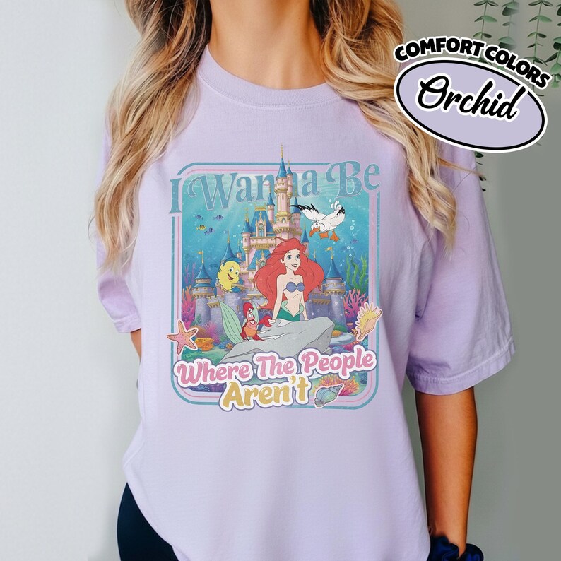 Camiseta Comfort Color Vintage "Quiero estar donde no haya gente", Camiseta de la Princesa Ariel de La Sirenita de Disney, Vacaciones en Magic Kingdom RLTF14 imagen 3