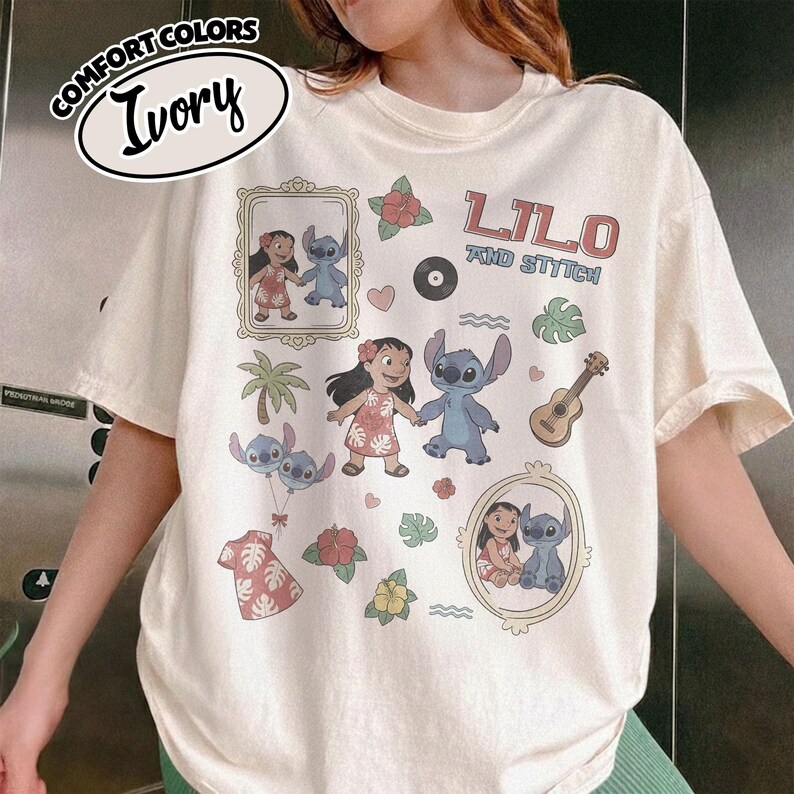 Puede incluir: Camiseta de color marfil con las palabras "Lilo and Stitch" y varios gr&aacute;ficos de dibujos animados. El dise&ntilde;o incluye im&aacute;genes de Lilo y Stitch, una guitarra, flores y un disco. La camiseta tiene un corte holgado y est&aacute; hecha de un material suave.