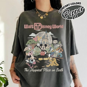 Comfort Color Retro Mickey Disneyworld Shirt, Mickey & Friends Shirts, Walt Disneyworld Shirt, Disney 2026 Trip, Disney Vacation Tee YSYS09 bild 7