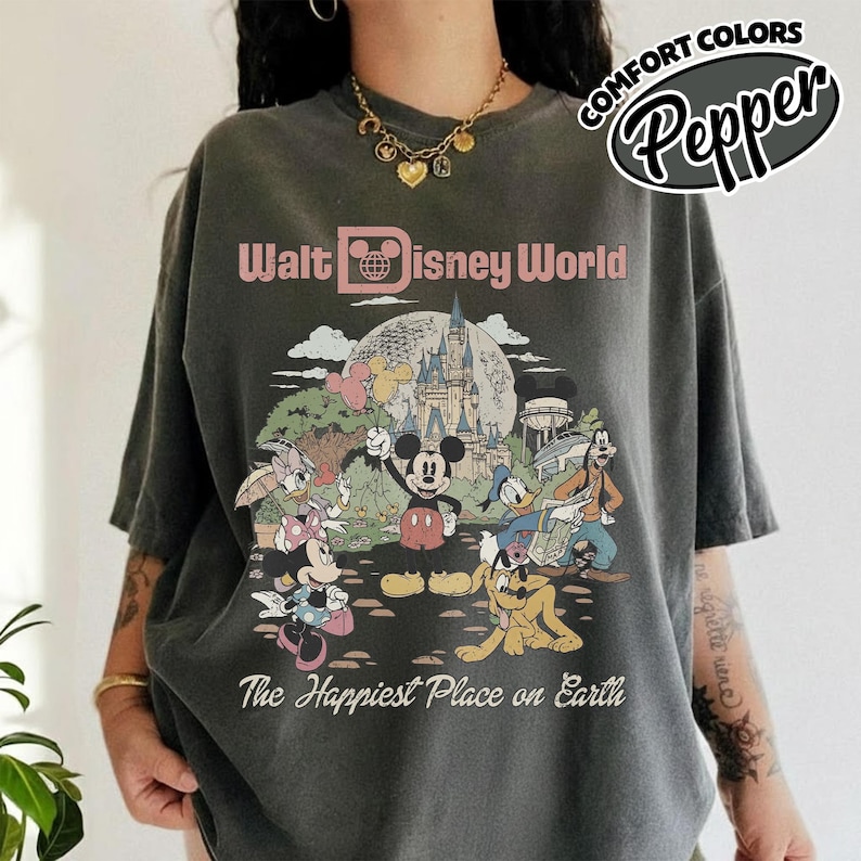 Comfort Color Retro Mickey Disneyworld Shirt, Mickey & Friends Shirts, Walt Disneyworld Shirt, Disney 2026 Trip, Disney Vacation Tee YSYS09 bild 7