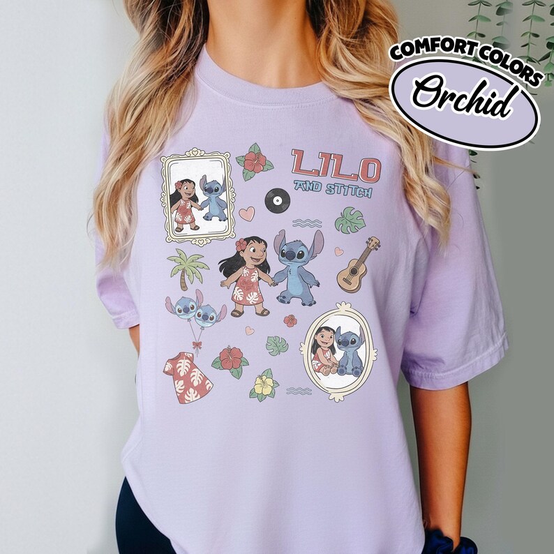 Puede incluir: Una camiseta de color lila claro con un dise&ntilde;o gr&aacute;fico de Lilo y Stitch. El dise&ntilde;o incluye ilustraciones de los personajes, una guitarra y el texto "Lilo and Stitch". La camiseta tambi&eacute;n tiene el texto "Comfort Colors" y "Orchid".