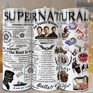 Peut inclure: Un gobelet en acier inoxydable blanc avec un thème "Supernatural". Le design comprend des portraits de personnages, des citations et des symboles de la série télévisée, avec une paille noire.
