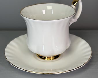 Vintage Royal Albert Val D’Or Teacup & Saucer: Montrose Bone China