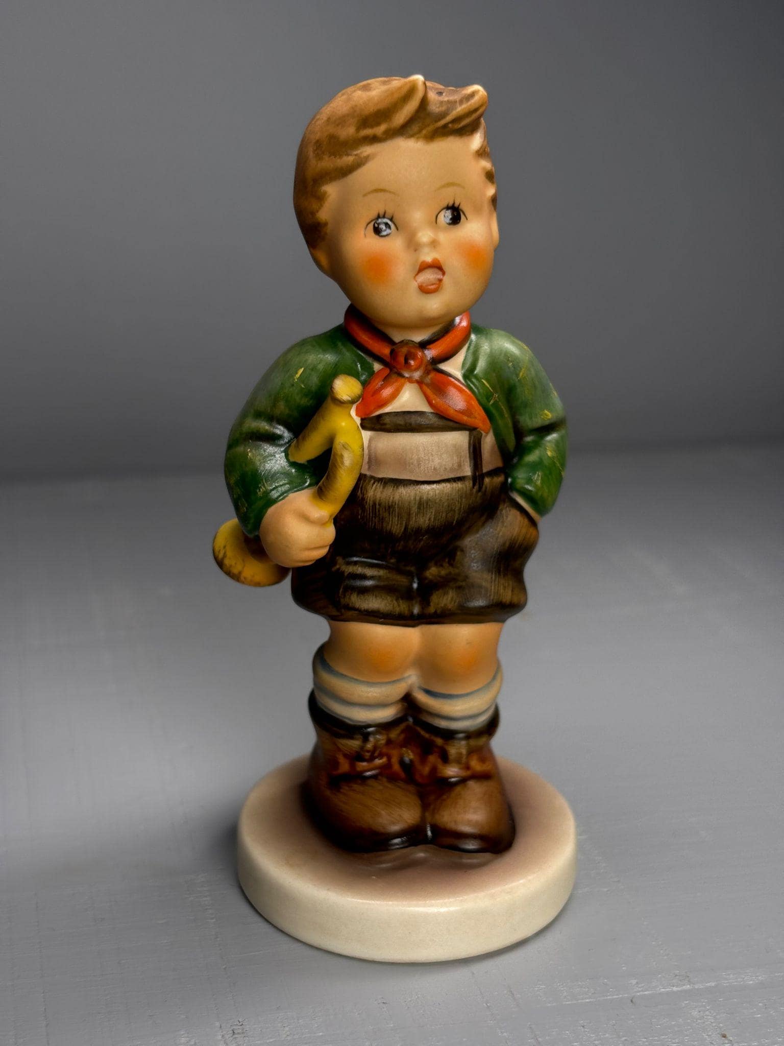 陶器製少年フィギュア バスケット付き　Goebel Goebel trumpet boy - Etsy 日本