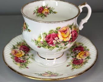 Vintage Elizabethan Staffordshire Rose Teacup and Saucer - Hand Decorated Fine Bone China