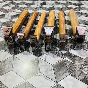 Set di 6 martelli da fabbro in ferro nero con manico in legno da collezione