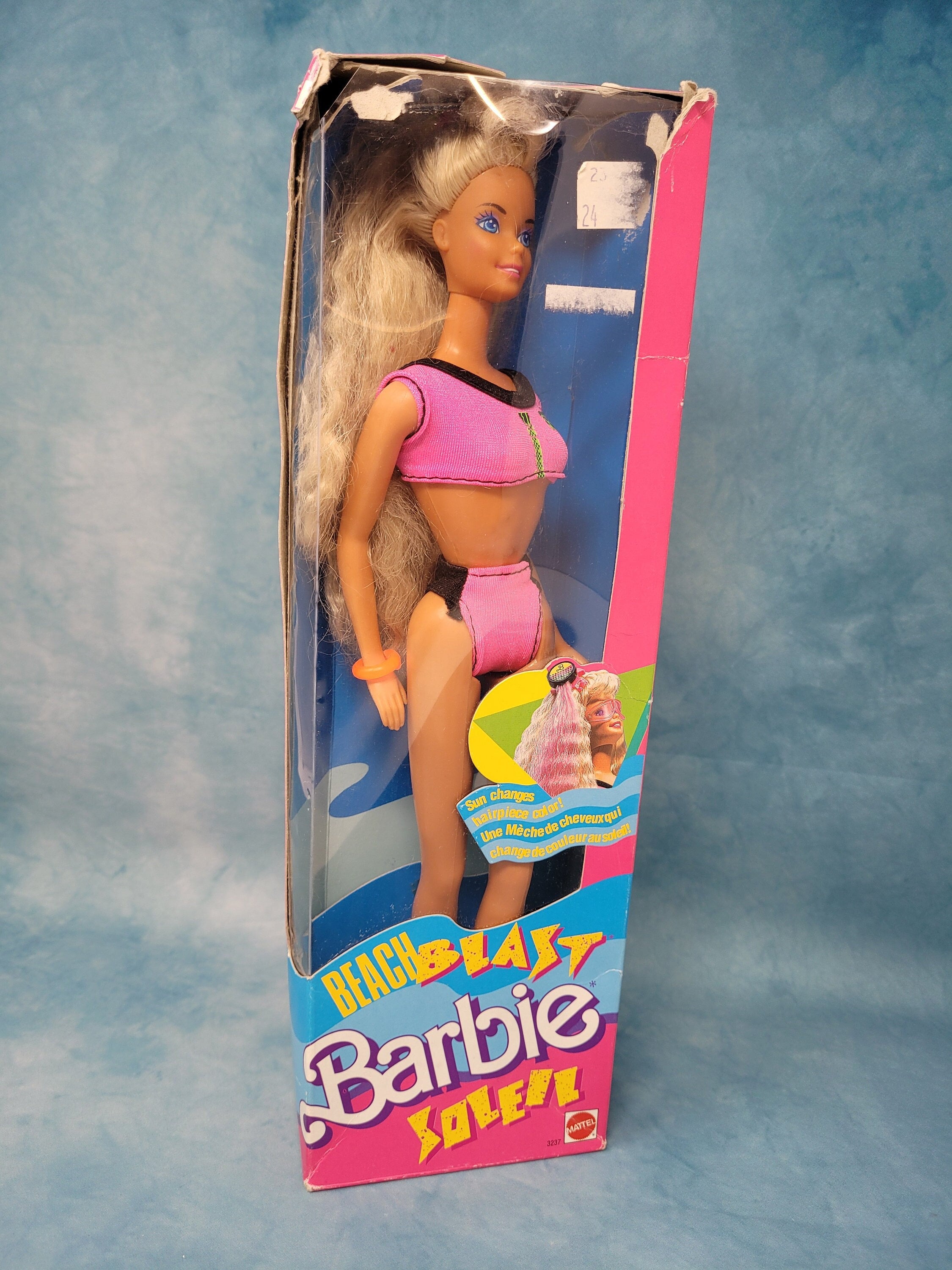 Barbie Barbie as Maria Throws