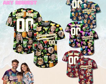 Camiseta de béisbol personalizada para cócteles, camiseta personalizada con foto de mascota familiar con nombre y número, regalo divertido para bebidas en vacaciones.